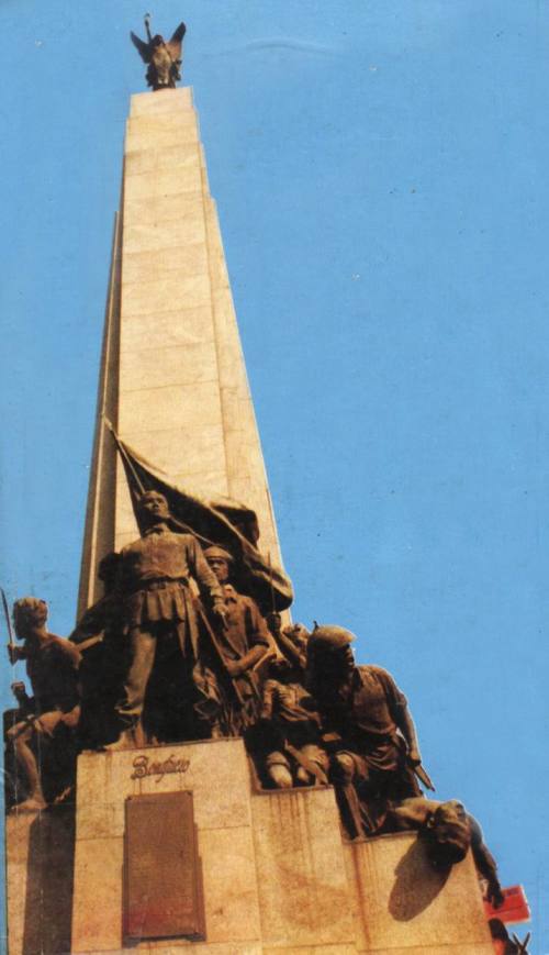 Monumento ni Bonifacio sa Caloocan. Obra maestra ni Guillermo Tolentino. Kuha ni Prop. Enrico Gerard R. Azicate.