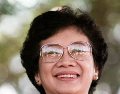 Dating Pangulong Cory Aquino:  "Ang Babaeng Sintibay ng Bakal"