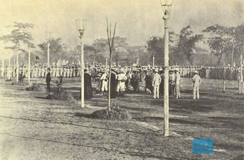 Actual photo of Rizal's execution, as the soldiers aimed their guns at their relaxed victim. Courtesy of Vibal Foundation, Inc.