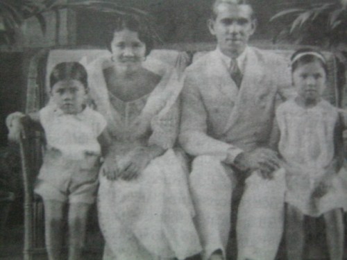 Ang pamilya Escoda.  Mula sa Warsaw of Asia:  The Rape of Manila.