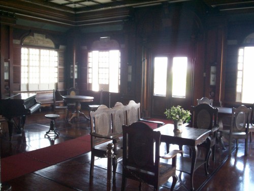 Ang loob ng bahay ni Aguinaldo.  Kuha ni Xiao Chua.