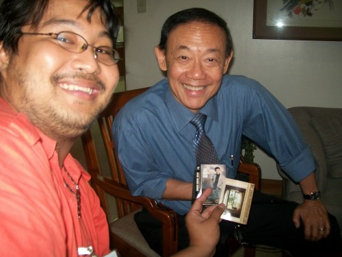 Si Xiao at ang aydol niya na si José Mari Chan.