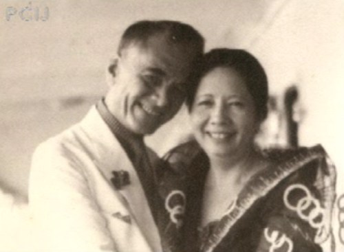 Mahal na Pangulong Manuel Quezon at kabiyak na Dona Aurora.  Mula sa Papogi ng PCIJ.