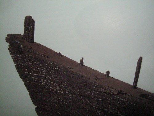 Wooden pegs ng balanghay ng Butuan. Mula sa Kasaysayan: The Story of the Filipino People.