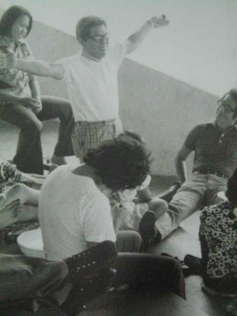 Ang pamilya Diokno at Aquino sa grandstand ng Fort Bonifacio.