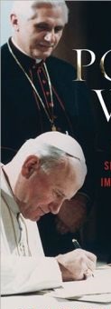 Ratzinger sa tabi ni John Paul II: Wind beneath his wings. Pabalat ng Pope's War ni Matthew Fox.