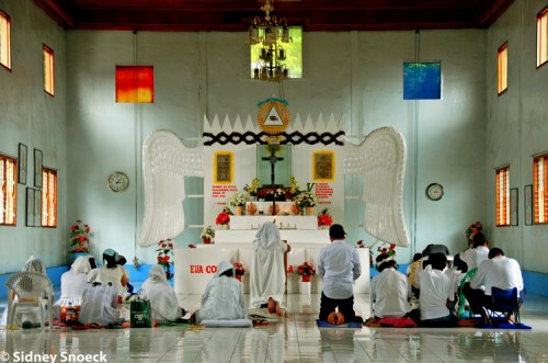 Ang loob ng Simbahan ng Suprema de la Iglesia del Ciudad Mystica de Dios.  Kuha ni Sidney Snoeck.