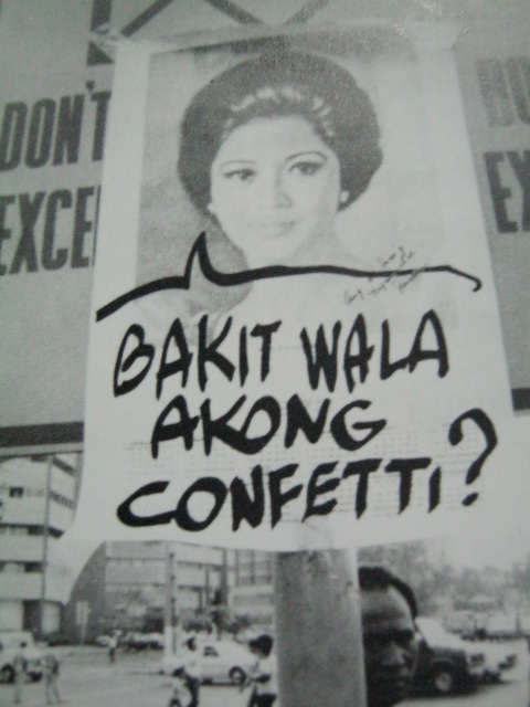 Poster na nantutuya kay Gng. Imelda Marcos. Mula sa Nine Letters.
