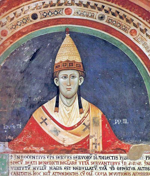 Papa Inocente III (1198–1216) nakasuot ng isang maagang toarang papal, sa isang fresco sa cloister ng Sacro Speco, mga 1219. Mula sa Wikipedia