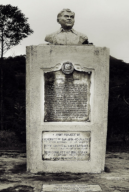 Ang sayt sa Mt. Manunggal, Cebu kung saan bumagsak ang presidential plane Mt. Pinatubo.