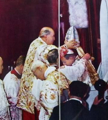 Papa Pablo IV sa pagkorona sa kanya noong 1963.