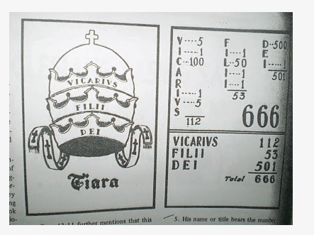 Ang titulo raw ng papa na VICARIVS FILII DEI ay nakasulat sa isang triregnum. Ito raw ang numero ng antikristo. Walang ganitong tiara.