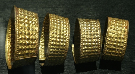 Set of graduated armbands with pattern of raised dots (Bangko Sentral ng Pilipinas Collection)