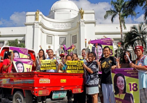 Ang mga mamamayan na para kay Risa.