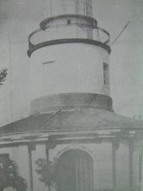 Isa sa mga lighthouse na itinayo ng mga Espanyol bago ang digmaan. Mula sa Corregidor ni Alfonso Aluit.