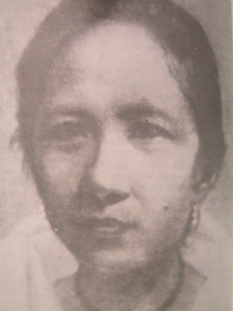 Mula sa Women of the Revolution.