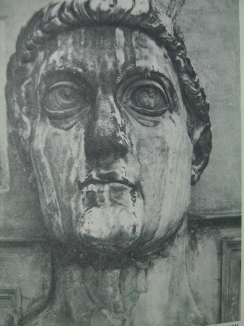 Ang bustong higante ni Emperador Konstantino.  Mula sa Long Ago in the Old World.