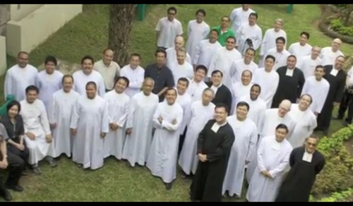 Ang mga Christian Brothers, o mas kilala bilang mga La Salle brothers sa Pilipinas.