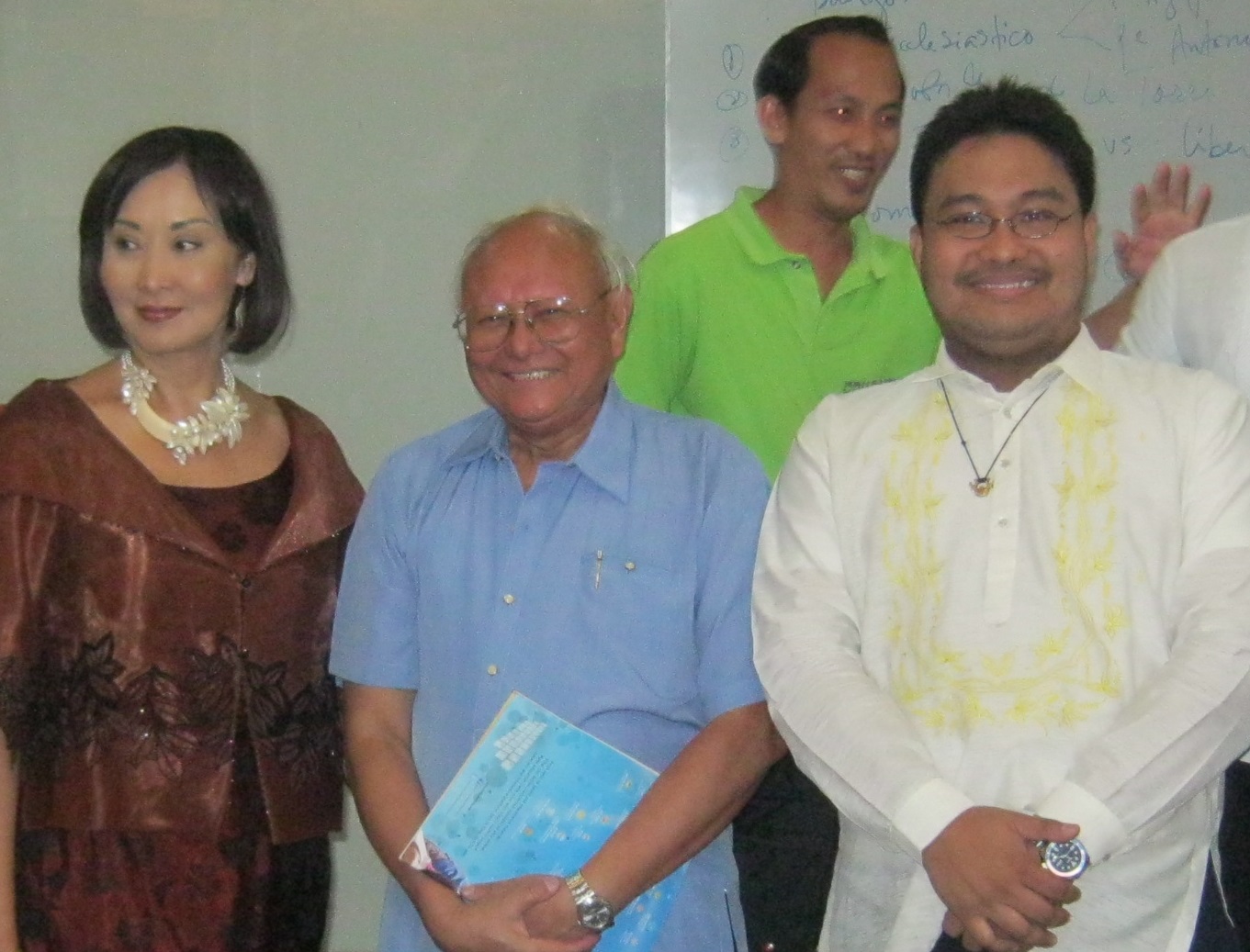 Gemma Cruz-Araneta, Dr. Luis Camara Dery at Xiao Chua sa Pambansang Komisyong ng Pilipinas noong February 17, 2013. Mula sa Sinupan ng Aklatang Xiao Chua