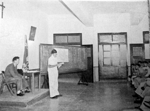 Isang klasrum sa DLSC. Mula kay Sonny Velasco.