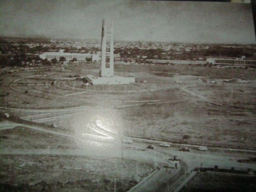 Ang elliptical circle at ang Quezon Memorial Monument.  Ang sanang magiging kapital ng Pilipinas.  Mula sa tanggapan ni Speaker Sonny Belmonte.