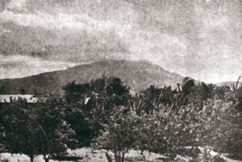 Bundok Makiling.  Mula sa Vibal Foundation.