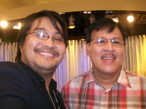 Si Xiao Chua kasama ang yumaong kalihim ng DILG Jesse Manalastas Robredo.