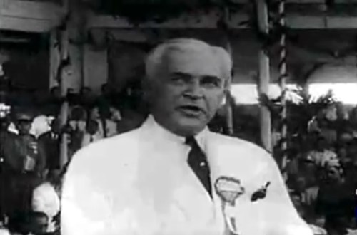 US High Commissioner Paul V. McNutt.  Mula sa newsreel na "Philippine Independence."