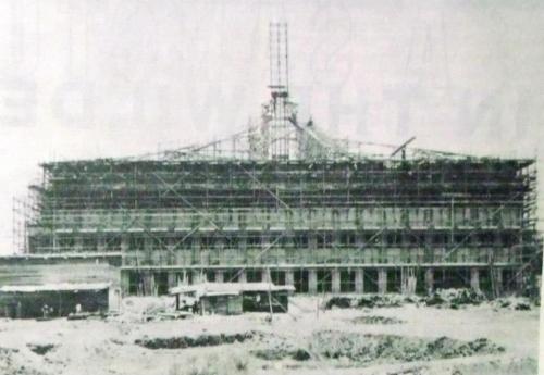 Ang pagtatayo ng INC Central Offices.  Mula sa arkitektura.ph.