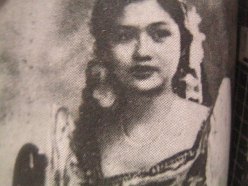 Ang batang Imelda.  Mula kay Carmen Pedrosa.