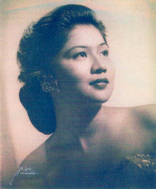 Ang Lakambini ng Maynila.  Mula sa Marcos Presidential Center.