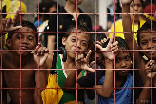 Ang mga batang sumisigaw ng Coree! Coree!  Kuha ni Christian Lucas Sangoyo.