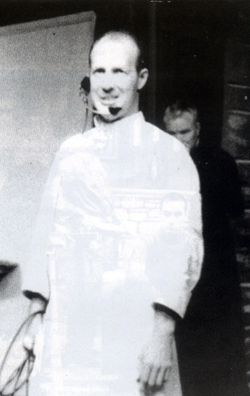 Padre James Reuter, S.J.