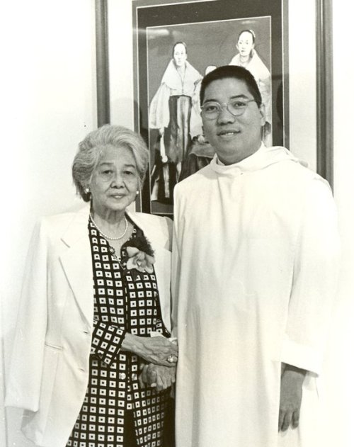 Asuncion Lopez Bantug and Ambeth Ocampo